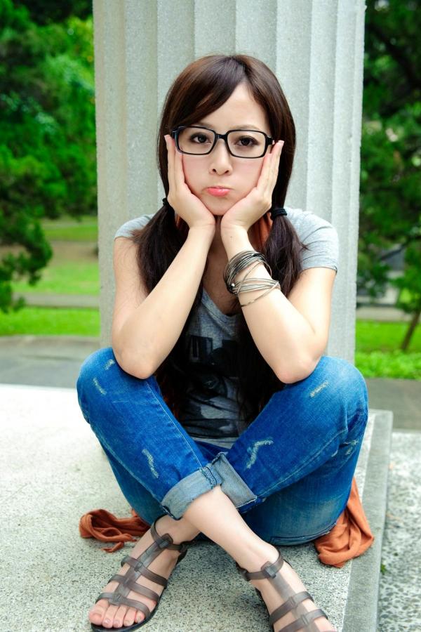    台湾正妹果子MM张凯洁台大校园私房写真，青春双马尾运动风户外外拍第6张图片