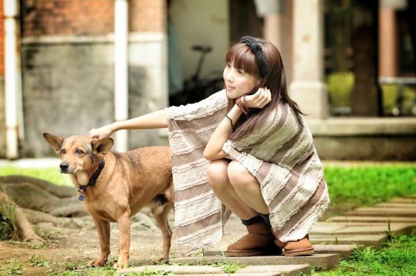    台湾正妹沈乔乔清新户外写真：活力校园运动场休闲穿搭，甜美少女清纯大片合集第2张图片