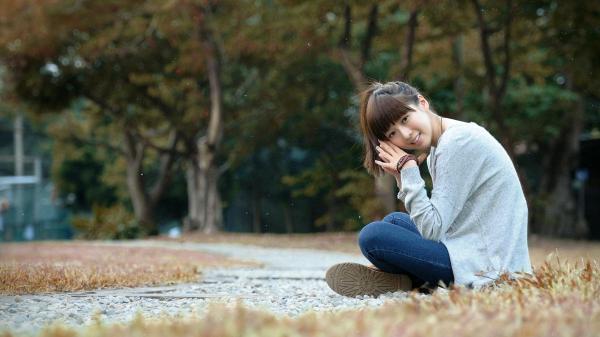    台湾正妹沈乔乔清新户外写真：活力校园运动场休闲穿搭，甜美少女清纯大片合集第8张图片