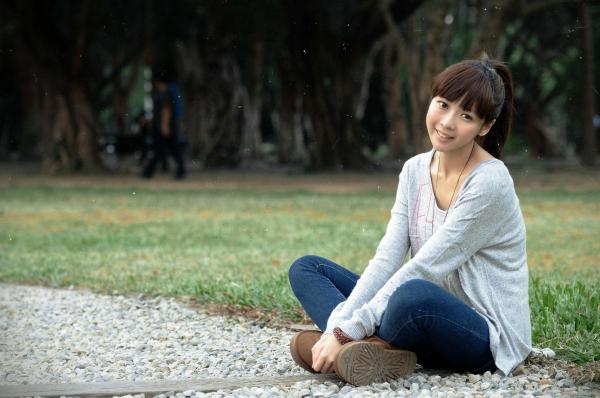    台湾正妹沈乔乔清新户外写真：活力校园运动场休闲穿搭，甜美少女清纯大片合集第9张图片