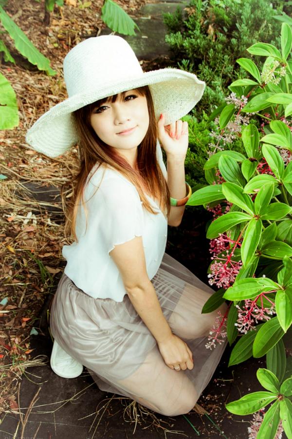    台湾模特熊维妮《美军宿舍随拍》写真集：清新文艺女神的复古户外街拍与治愈系私房影像第44张图片