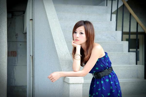    台湾正妹果子MM/张凯洁《华山文创园》清新街拍写真，户外文艺气质邻家女神私房合集第14张图片