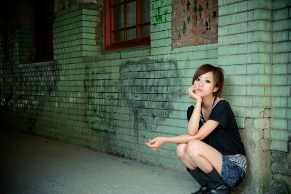    台湾正妹果子MM/张凯洁《华山文创园》清新街拍写真，户外文艺气质邻家女神私房合集第43张图片