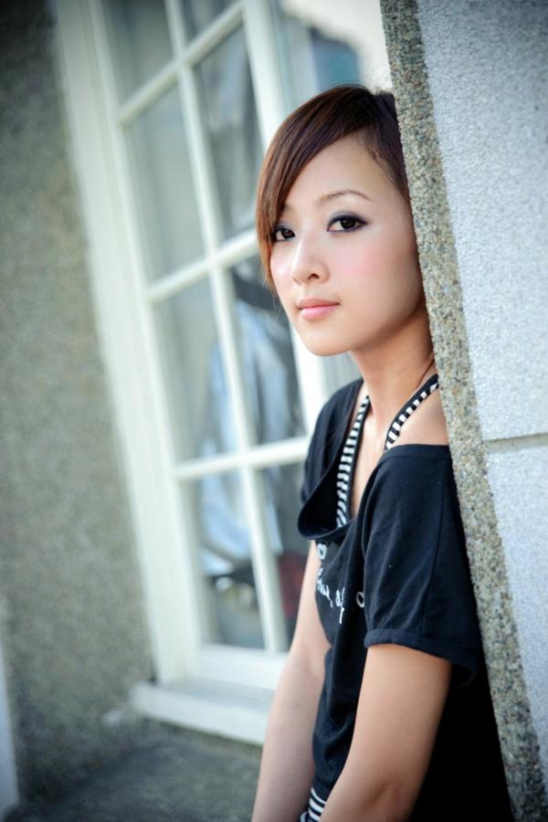    台湾正妹果子MM/张凯洁《华山文创园》清新街拍写真，户外文艺气质邻家女神私房合集第48张图片