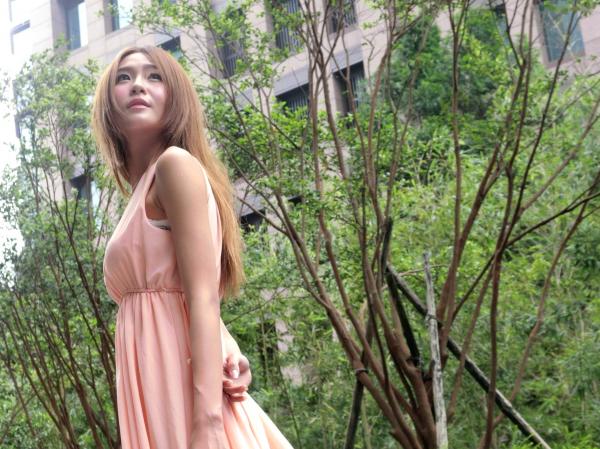    台湾模特Winnie小雪信义商圈街拍写真，优雅职场装束展现知性气质与迷人美腿第46张图片