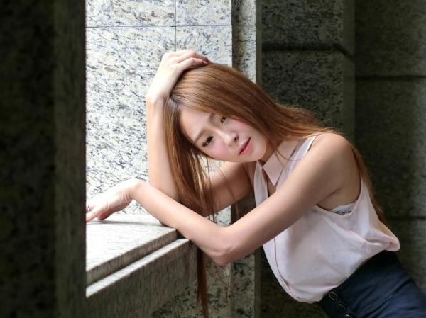    台湾模特Winnie小雪信义商圈街拍写真，优雅职场装束展现知性气质与迷人美腿第75张图片
