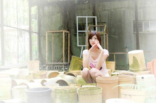    台湾正妹Queena林茉晶校园清新外拍写真集_活力青春风与甜美邻家气质展示第20张图片