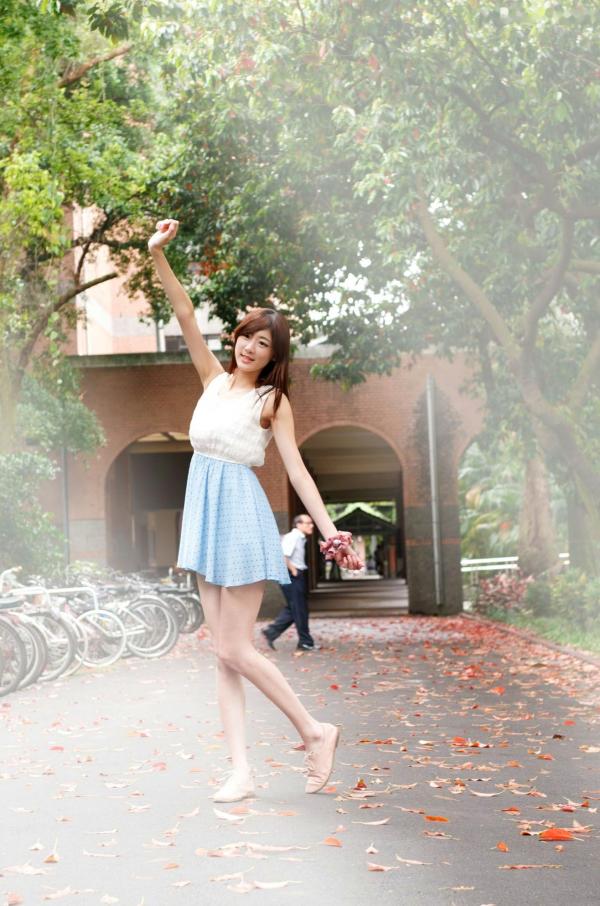    台湾正妹Queena林茉晶校园清新外拍写真集_活力青春风与甜美邻家气质展示第33张图片