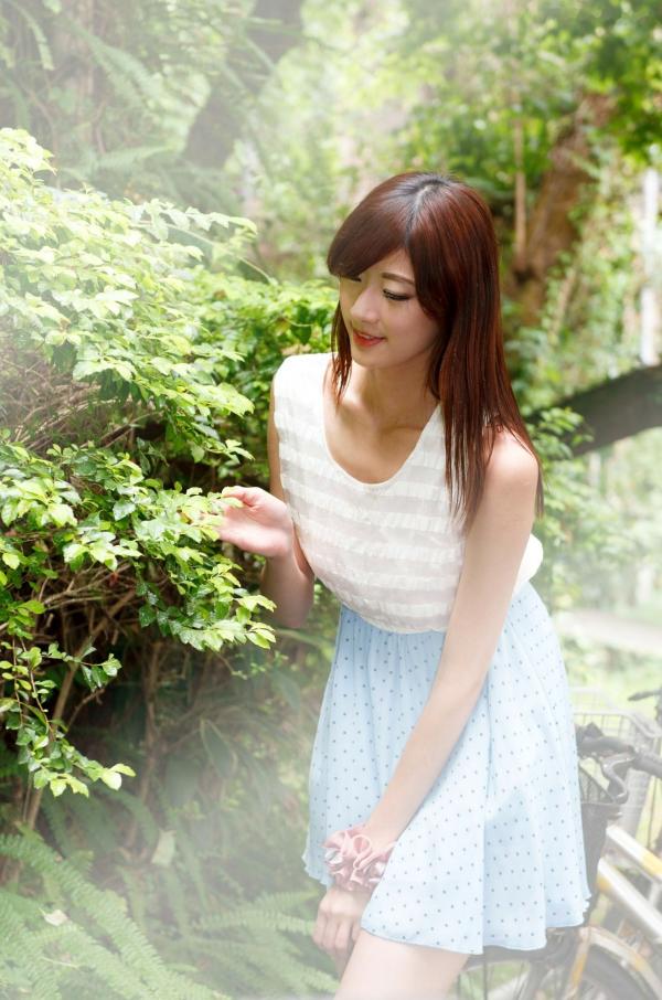    台湾正妹Queena林茉晶校园清新外拍写真集_活力青春风与甜美邻家气质展示第44张图片