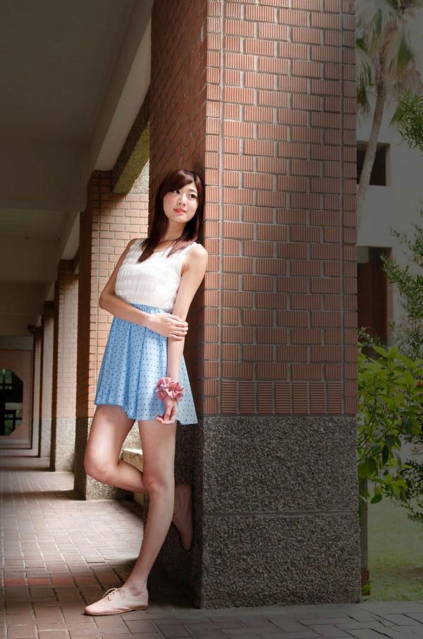    台湾正妹Queena林茉晶校园清新外拍写真集_活力青春风与甜美邻家气质展示第50张图片