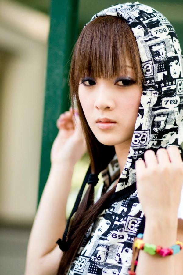    台湾正妹张允霏果子MM台大校园户外写真，清纯甜美系女神元气街拍休闲时光第84张图片