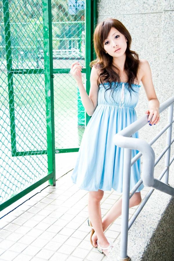    台湾正妹张允霏果子MM台大校园户外写真，清纯甜美系女神元气街拍休闲时光第94张图片