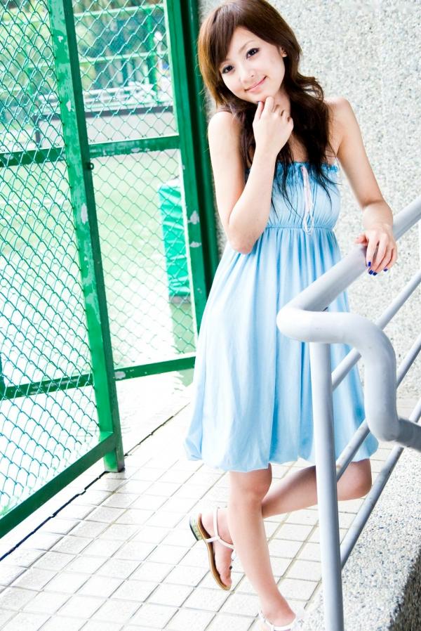    台湾正妹张允霏果子MM台大校园户外写真，清纯甜美系女神元气街拍休闲时光第95张图片