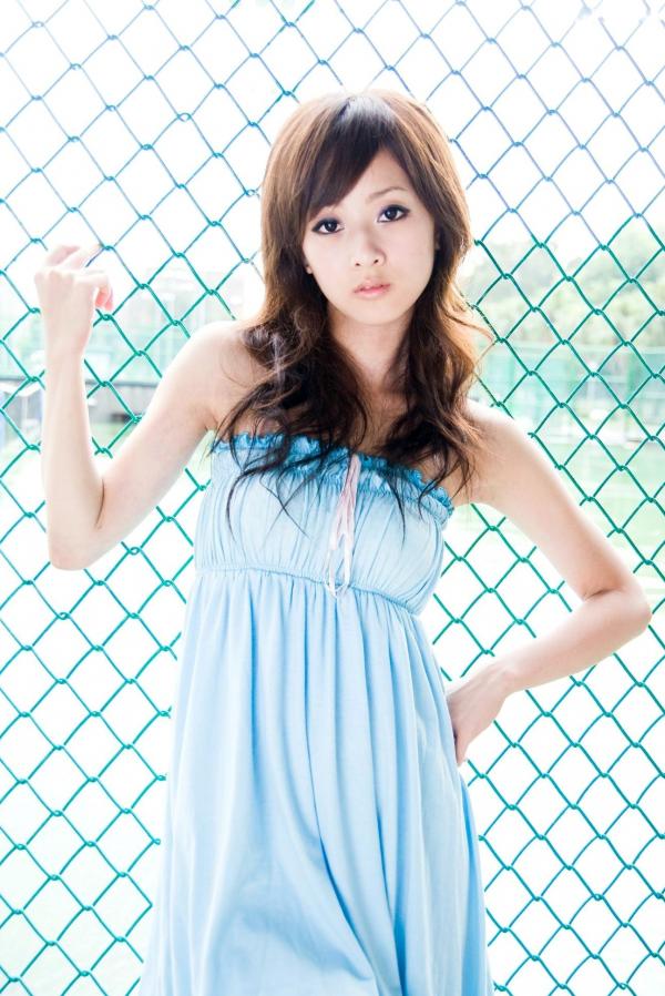    台湾正妹张允霏果子MM台大校园户外写真，清纯甜美系女神元气街拍休闲时光第97张图片