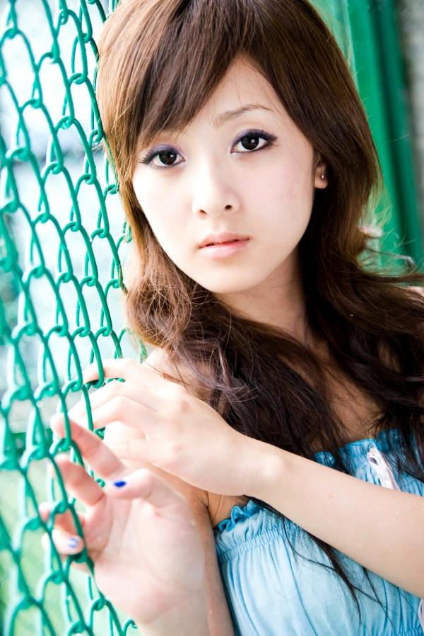    台湾正妹张允霏果子MM台大校园户外写真，清纯甜美系女神元气街拍休闲时光第100张图片
