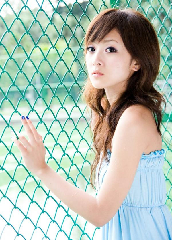    台湾正妹张允霏果子MM台大校园户外写真，清纯甜美系女神元气街拍休闲时光第103张图片