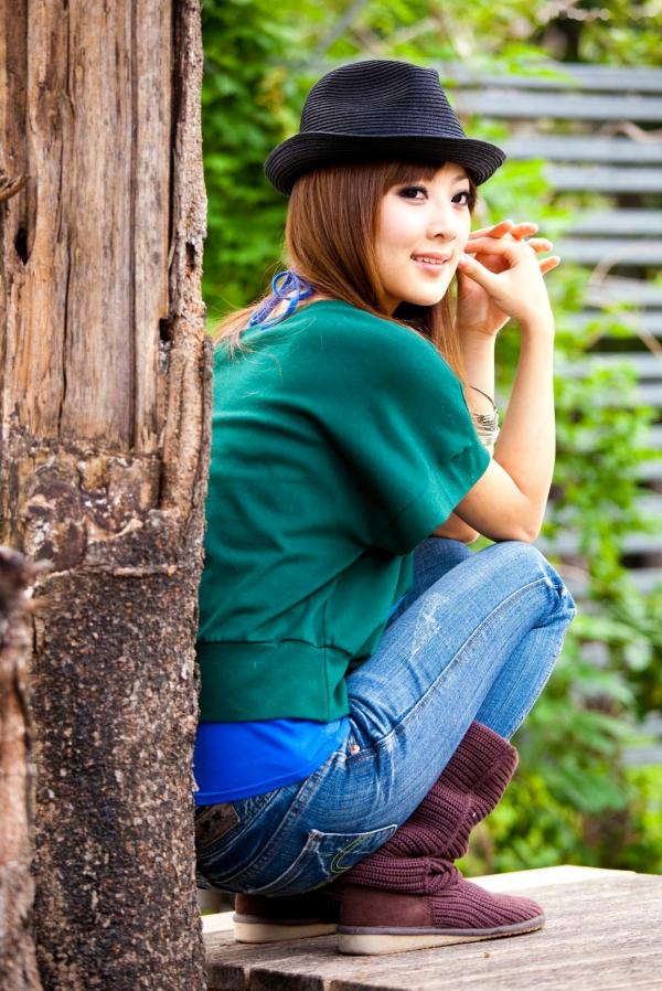    台湾正妹Mikako（果子MM）华山艺文中心时尚街拍写真集 清新休闲外拍私房照第12张图片