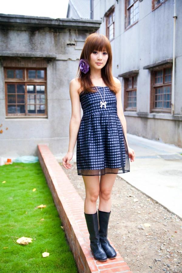    台湾正妹Mikako（果子MM）华山艺文中心时尚街拍写真集 清新休闲外拍私房照第20张图片