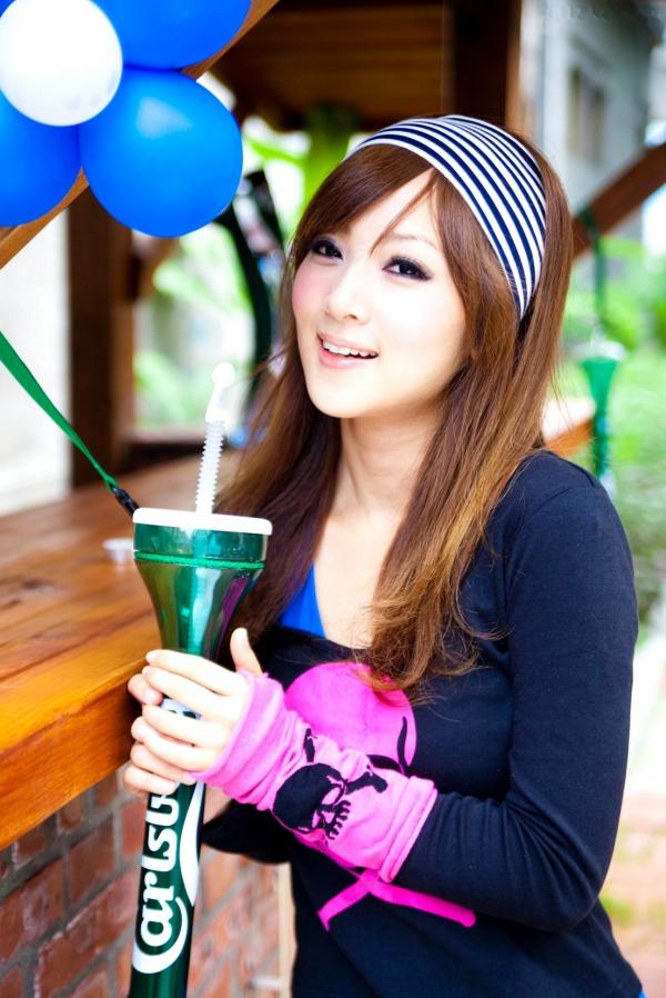    台湾正妹Mikako（果子MM）华山艺文中心时尚街拍写真集 清新休闲外拍私房照第47张图片