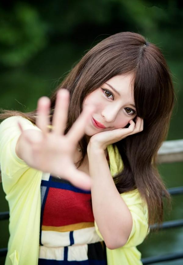    台湾正妹张齐郡JULIE《踏青》户外清纯甜美写真，清新治愈系街拍女神第12张图片