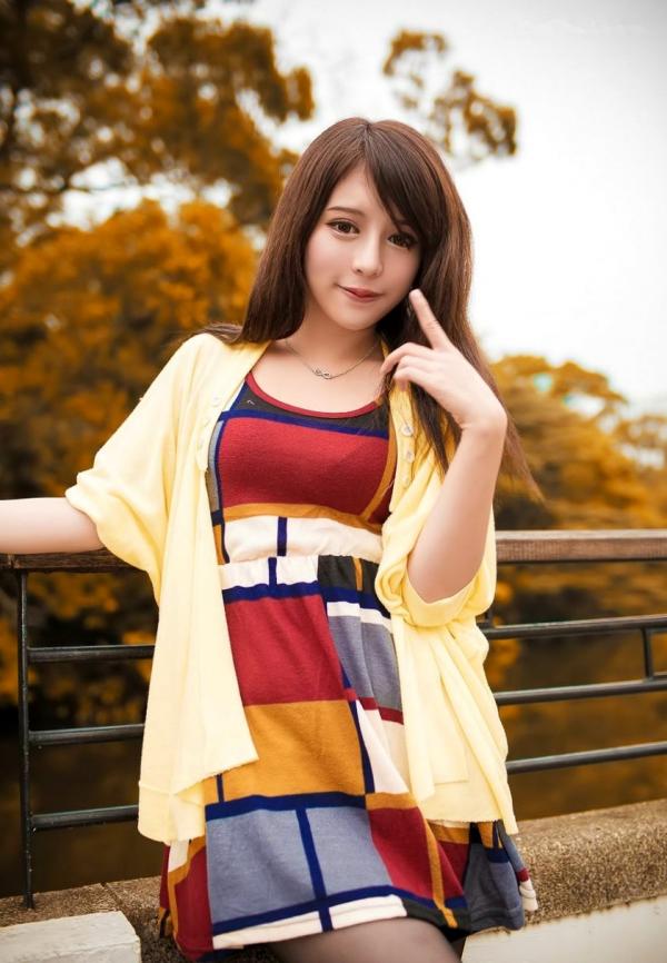    台湾正妹张齐郡JULIE《踏青》户外清纯甜美写真，清新治愈系街拍女神第15张图片