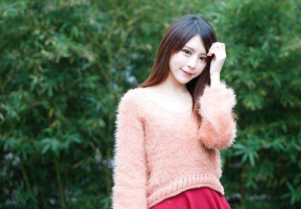    台湾正妹张齐郡JULIE《踏青》户外清纯甜美写真，清新治愈系街拍女神第22张图片