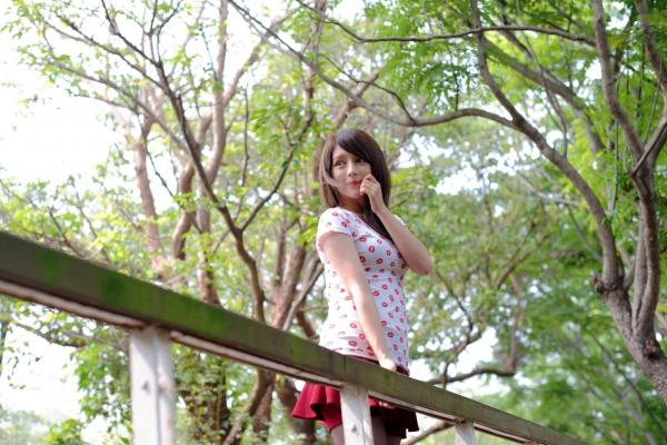    台湾正妹张齐郡JULIE《踏青》户外清纯甜美写真，清新治愈系街拍女神第41张图片