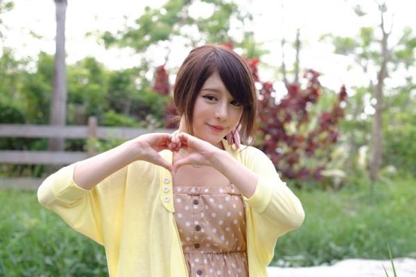    台湾正妹张齐郡JULIE《踏青》户外清纯甜美写真，清新治愈系街拍女神第62张图片