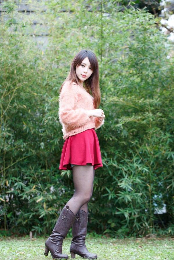    台湾正妹张齐郡JULIE《踏青》户外清纯甜美写真，清新治愈系街拍女神第83张图片