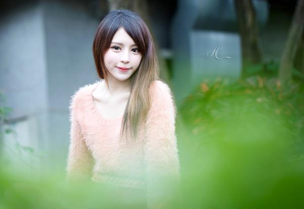    台湾正妹张齐郡JULIE《踏青》户外清纯甜美写真，清新治愈系街拍女神第89张图片