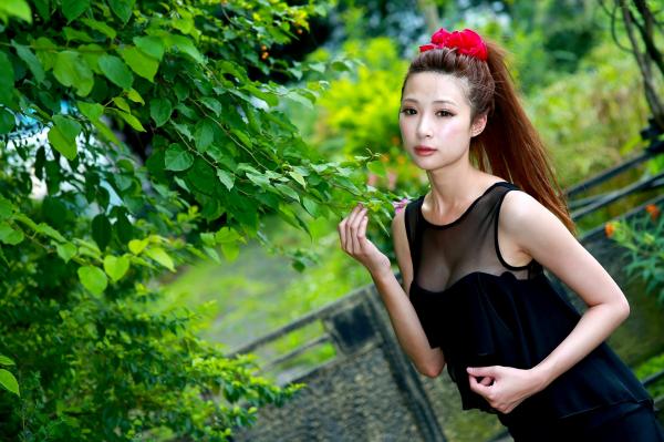    台湾正妹林小芭《春游踏青》户外清纯写真集，甜美笑容清新治愈，尽显邻家女孩自然魅力第20张图片