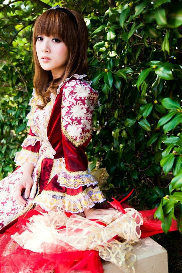    台湾正妹Mikako果子MM写真集，双溪公园士林官邸优雅外拍，百变气质女神甜美时尚私房照第22张图片
