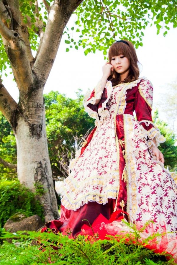    台湾正妹Mikako果子MM写真集，双溪公园士林官邸优雅外拍，百变气质女神甜美时尚私房照第25张图片