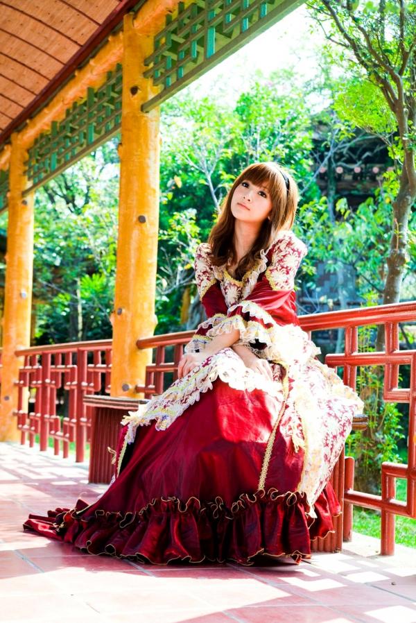    台湾正妹Mikako果子MM写真集，双溪公园士林官邸优雅外拍，百变气质女神甜美时尚私房照第29张图片