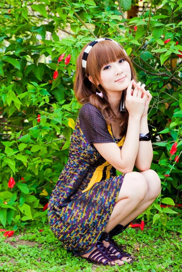    台湾正妹Mikako果子MM写真集，双溪公园士林官邸优雅外拍，百变气质女神甜美时尚私房照第34张图片