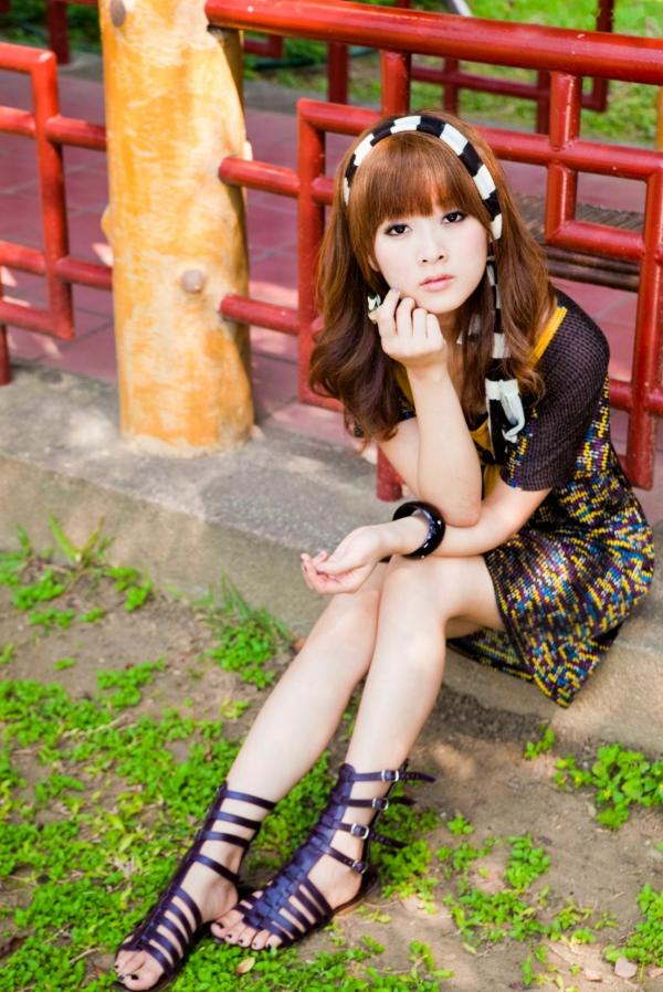    台湾正妹Mikako果子MM写真集，双溪公园士林官邸优雅外拍，百变气质女神甜美时尚私房照第36张图片