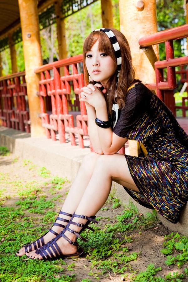    台湾正妹Mikako果子MM写真集，双溪公园士林官邸优雅外拍，百变气质女神甜美时尚私房照第38张图片
