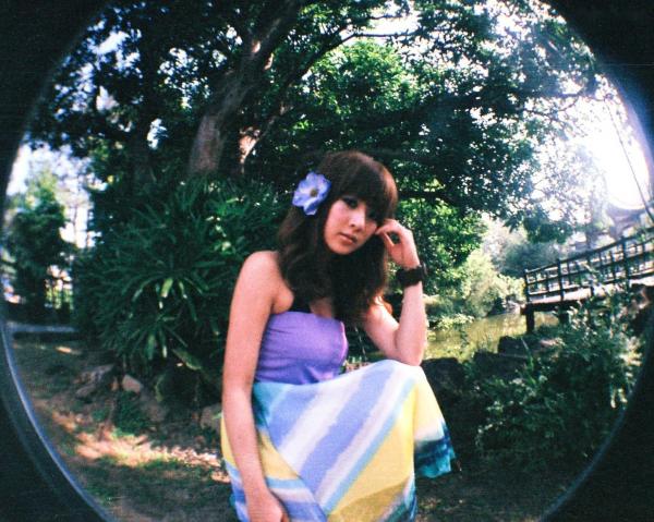    台湾正妹Mikako果子MM写真集，双溪公园士林官邸优雅外拍，百变气质女神甜美时尚私房照第58张图片