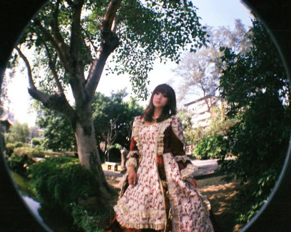    台湾正妹Mikako果子MM写真集，双溪公园士林官邸优雅外拍，百变气质女神甜美时尚私房照第62张图片