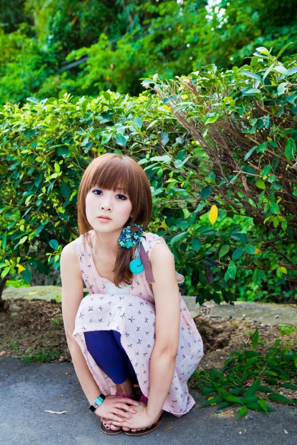    台湾正妹Mikako果子MM写真集，双溪公园士林官邸优雅外拍，百变气质女神甜美时尚私房照第77张图片