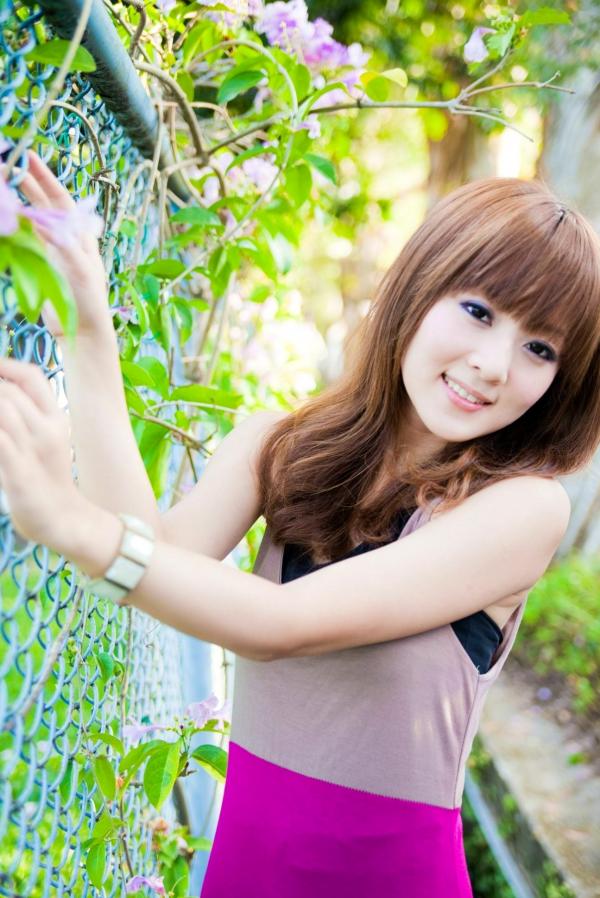    台湾正妹Mikako果子MM写真集，双溪公园士林官邸优雅外拍，百变气质女神甜美时尚私房照第96张图片