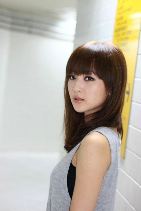    台湾正妹张允霏果子MM士林街头清新外拍，治愈系甜美夏日写真第2张图片