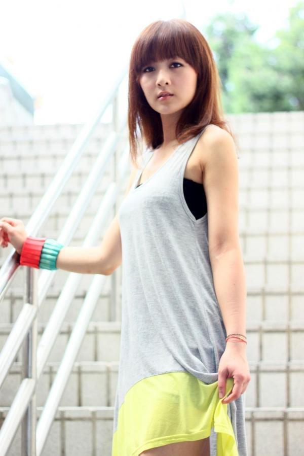    台湾正妹张允霏果子MM士林街头清新外拍，治愈系甜美夏日写真第27张图片