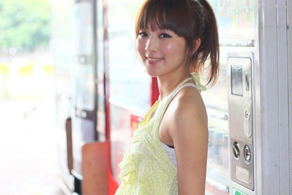    台湾正妹张允霏果子MM士林街头清新外拍，治愈系甜美夏日写真第60张图片