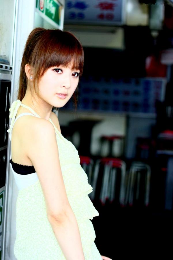    台湾正妹张允霏果子MM士林街头清新外拍，治愈系甜美夏日写真第62张图片