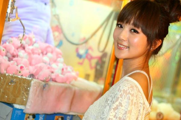    台湾正妹张允霏果子MM士林街头清新外拍，治愈系甜美夏日写真第122张图片