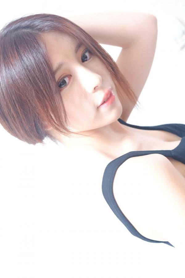    台湾正妹网红嫩模张齐郡JULIE《甜美吊带女神》居家私房写真集，俏皮可爱互动与纯欲风展现，带你感受多面女神的甜美诱惑第21张图片