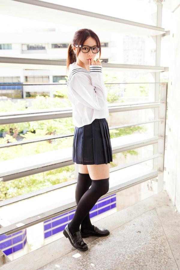    台湾正妹张齐郡JULIE《长筒袜校服少女》户外日系清新学生装写真集第56张图片