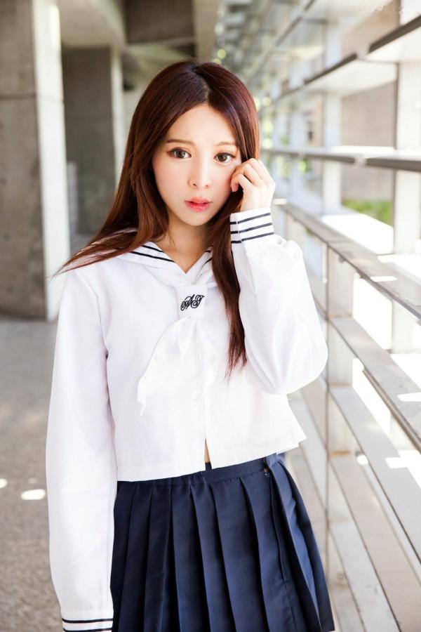    台湾正妹张齐郡JULIE《长筒袜校服少女》户外日系清新学生装写真集第77张图片