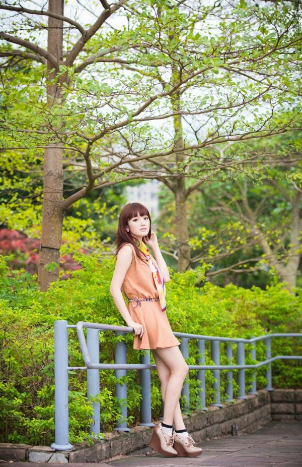    台湾模特林岗怡Didy小清新写真合集，森林系少女户外唯美连衣裙穿搭，治愈系气质女神街拍特辑第45张图片
